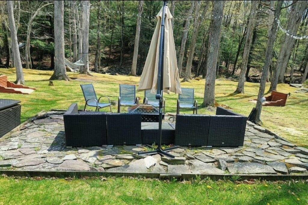 *Amenity-Filled Waterfront Oasis @Saw Creek Estates Near Waterfalls And Hiking* 이스트스트로즈버그 외부 사진