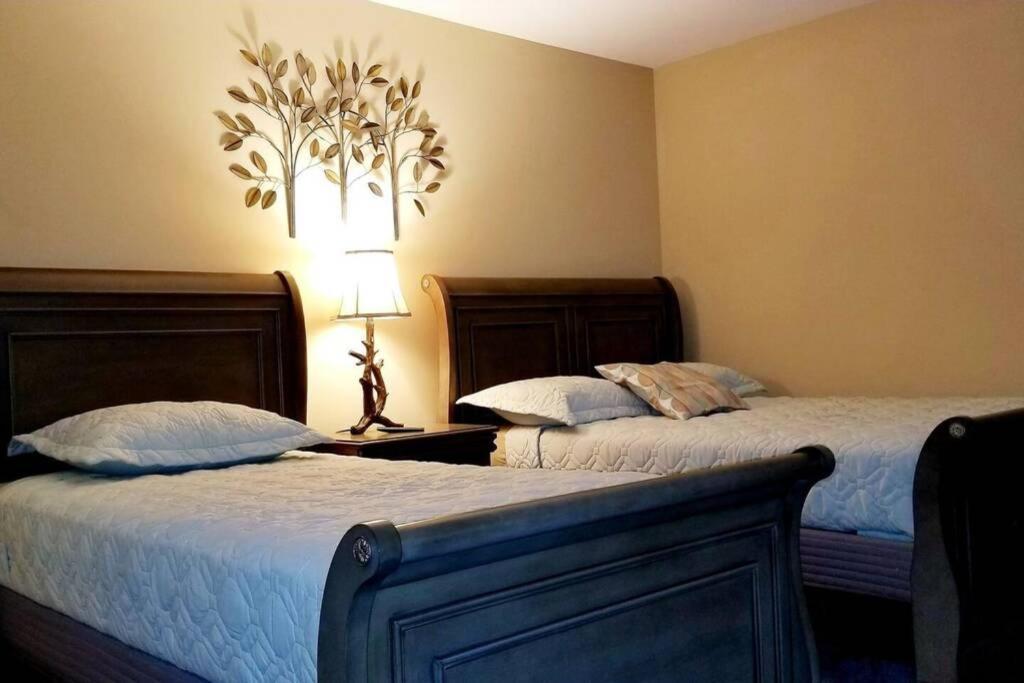 *Amenity-Filled Waterfront Oasis @Saw Creek Estates Near Waterfalls And Hiking* 이스트스트로즈버그 외부 사진